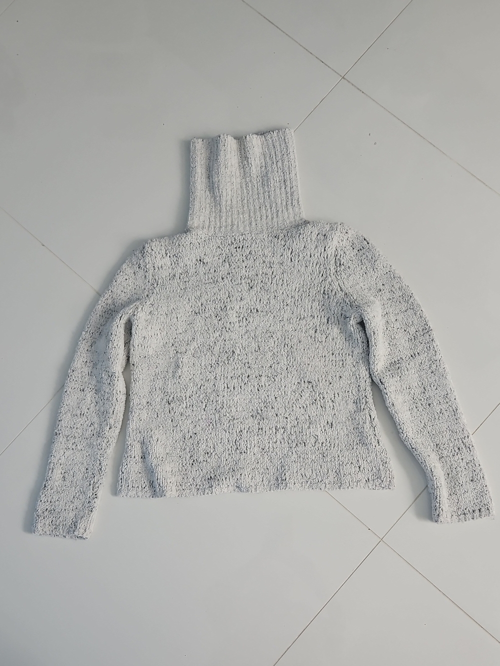 Cozy White/grey Turtleneck Sweater - Women